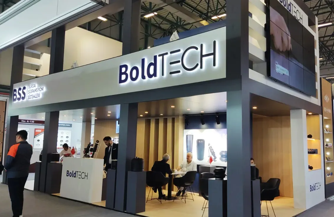 Ahşap sistemle hazırlanan BoldTECH fuar standı