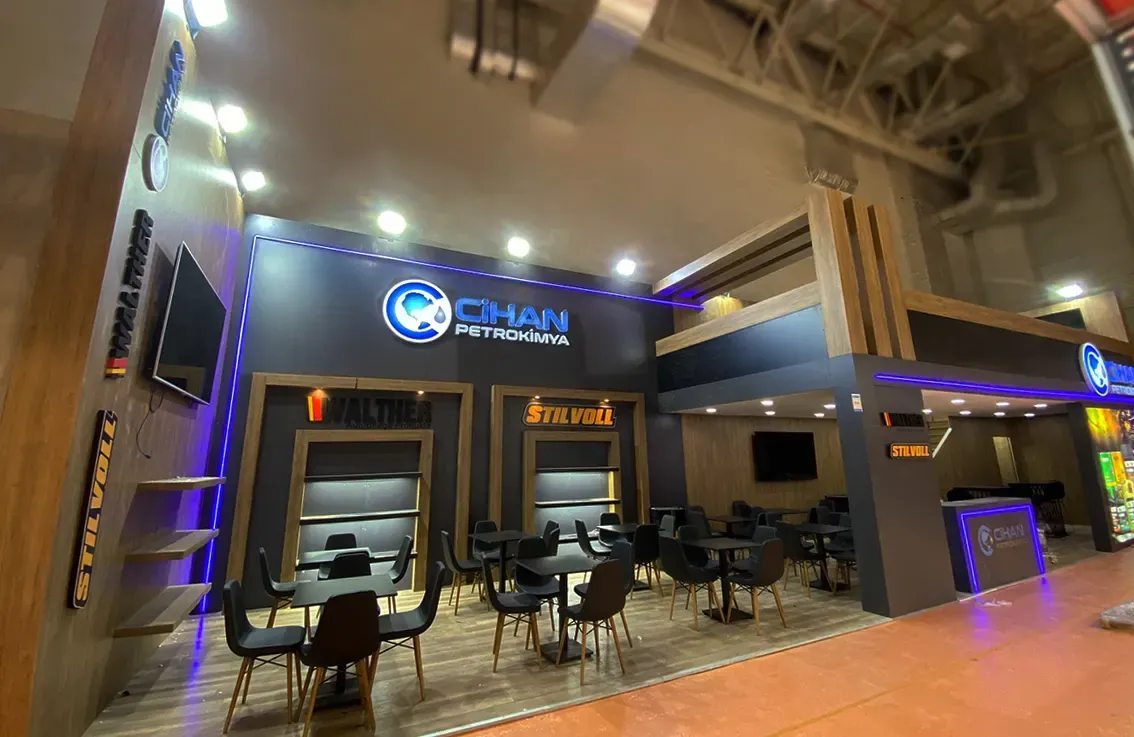 Ahşap sistemle hazırlanan Cihan Petrokimya fuar standı