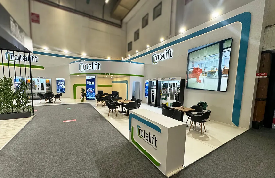 Ahşap sistemle hazırlanan Rotalift fuar standı
