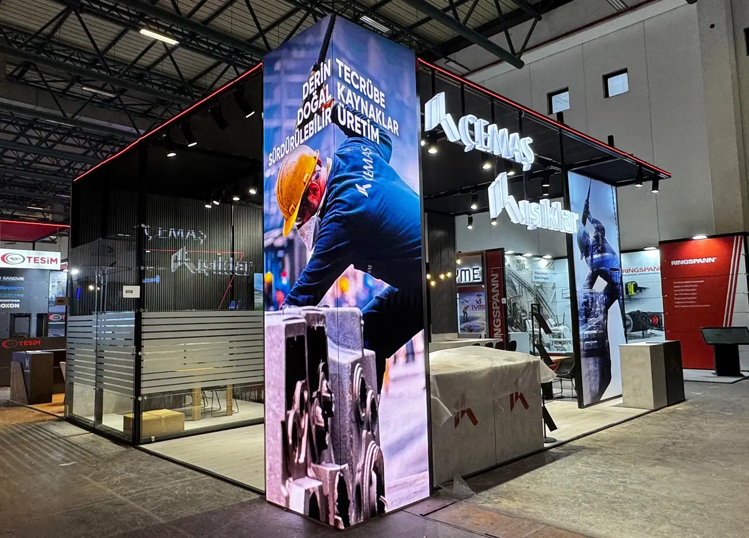 Maxima LightBox ışıklı sistemle hazırlanan Çemaş fuar standı