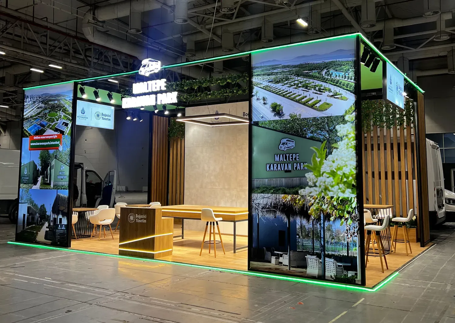 Maxima LightBox ışıklı sistemle hazırlanan Maltepe Karavan Park fuar standı