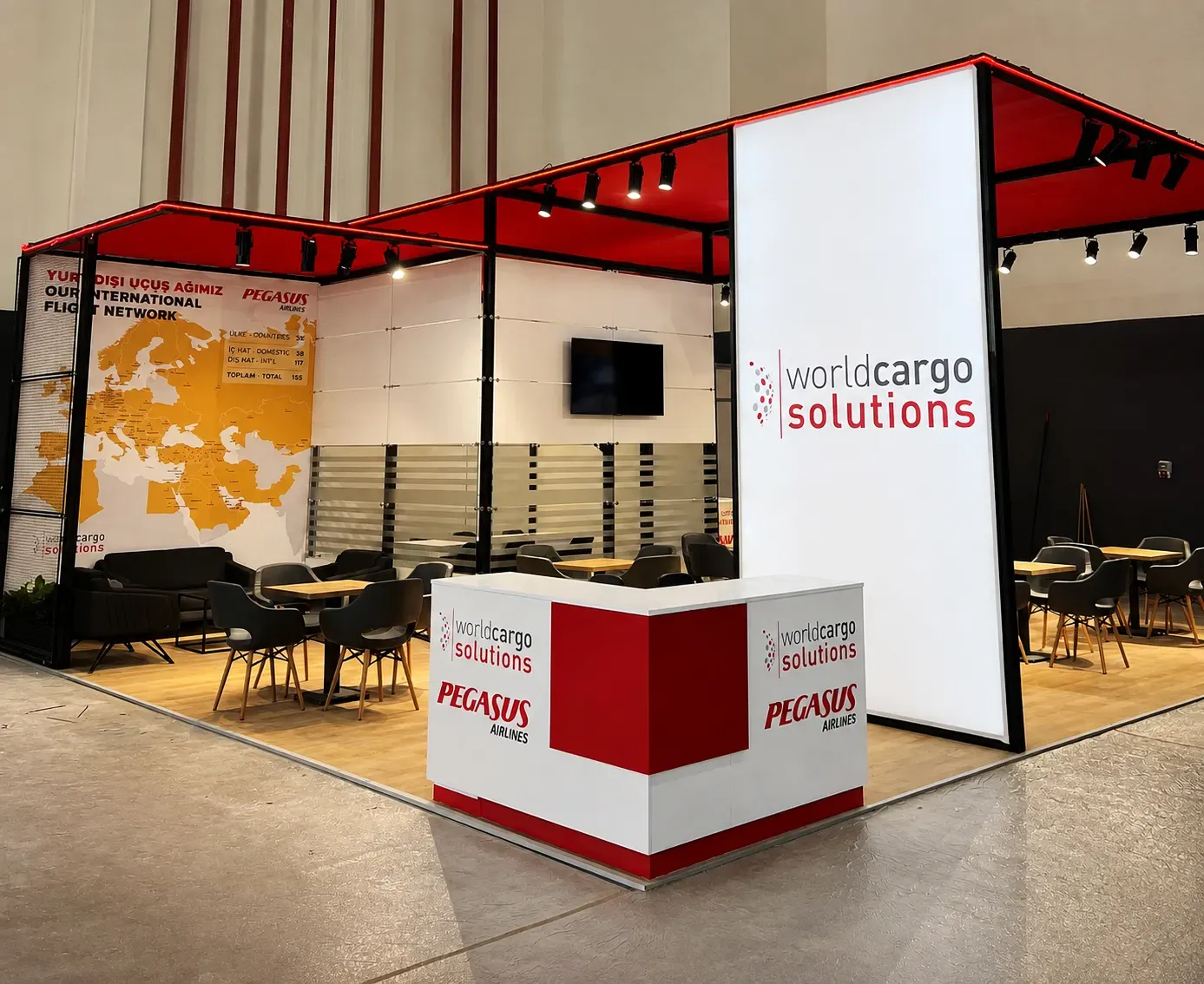 Maxima LightBox ışıklı sistemle hazırlanan Pegasus World Cargo Solutions fuar standı