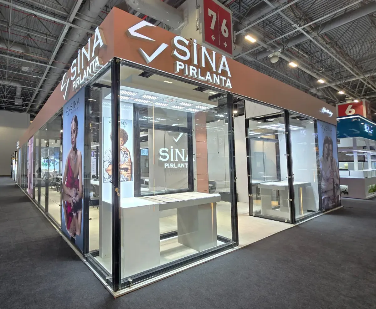 Maxima LightBox ışıklı sistemle hazırlanan Sina Pırlanta fuar standı
