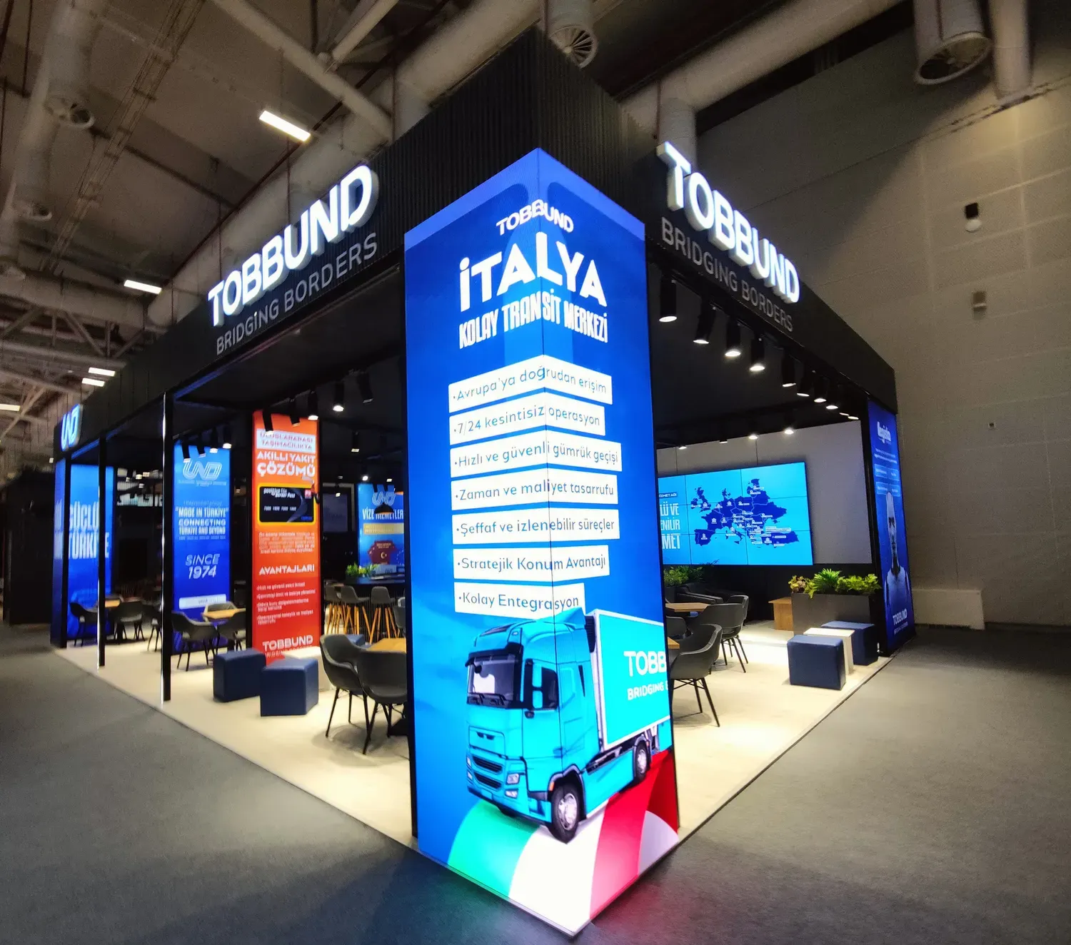 Maxima LightBox ışıklı sistemle hazırlanan TOBBUND fuar standı