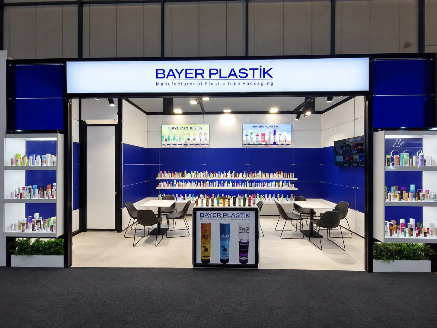 Maxima profil sistemle hazırlanan Bayer Plastik fuar standı