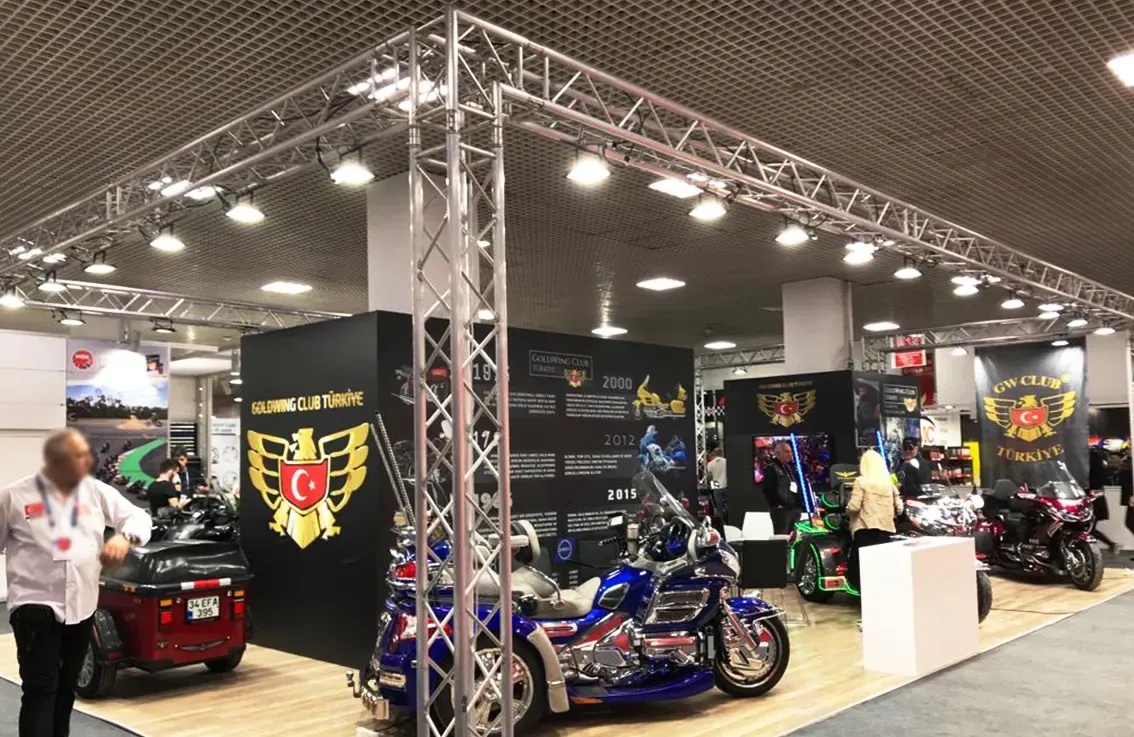 Truss taşıyıcı sistemle hazırlanan Goldwing Club Türkiye fuar standı