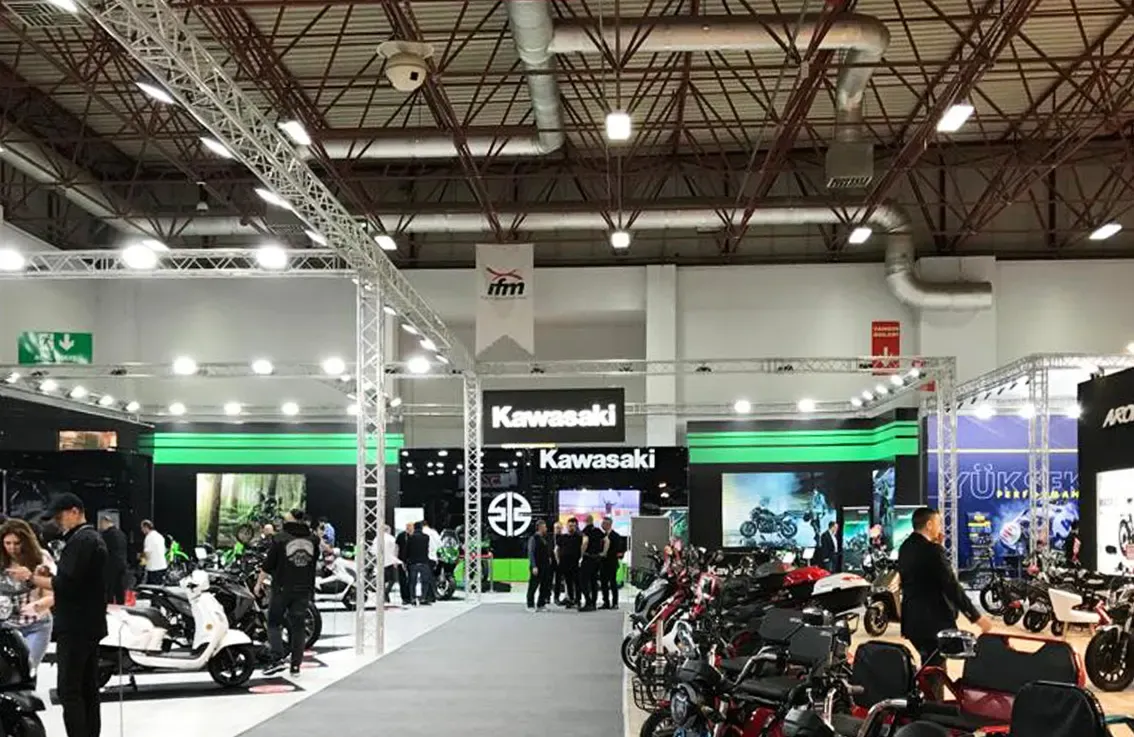Truss taşıyıcı sistemle hazırlanan Kawasaki fuar standı